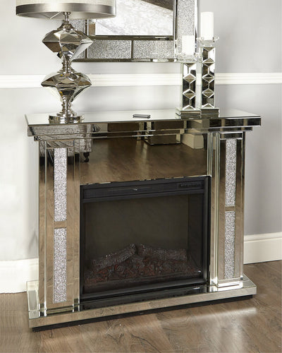 Why Mirrored Pieces Are an Essential Component in Luxury Decor